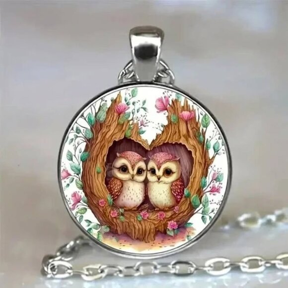 Independent Jewelry - Silver OWL Glass Cabochon Pendant Necklace